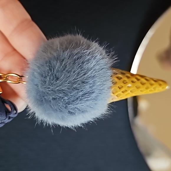 Non brand Ice cream cone bag charm NWOT - Picture 3 of 5